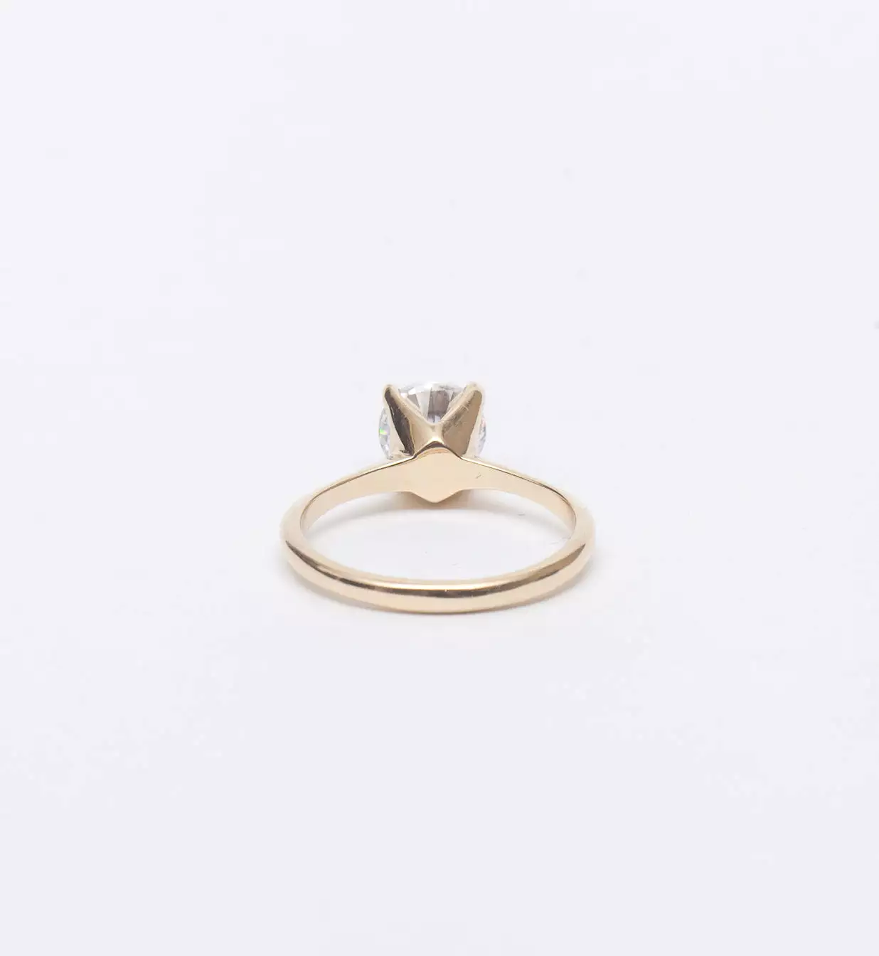 Avens Round Cut Ring