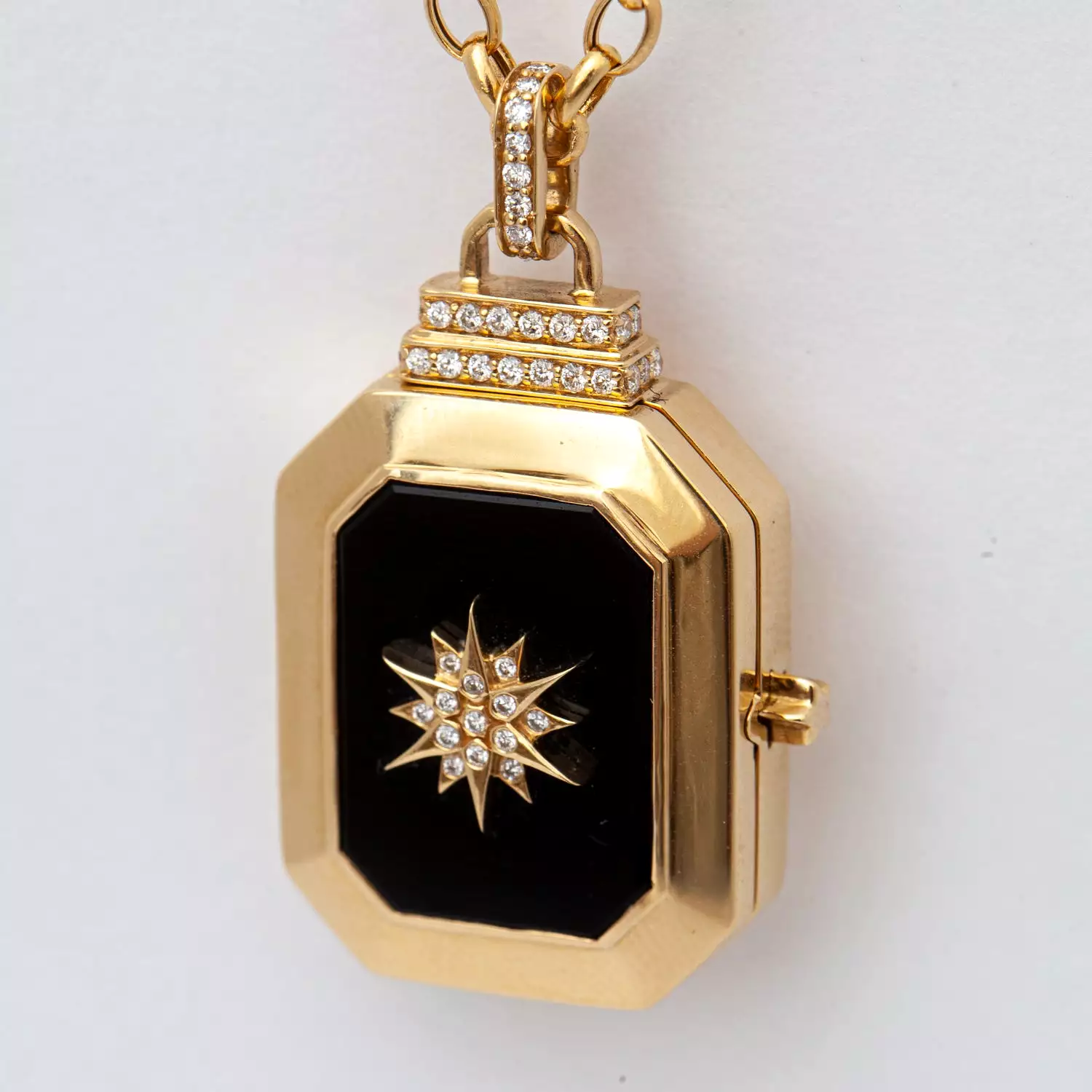 Onyx Le Stelle Locket