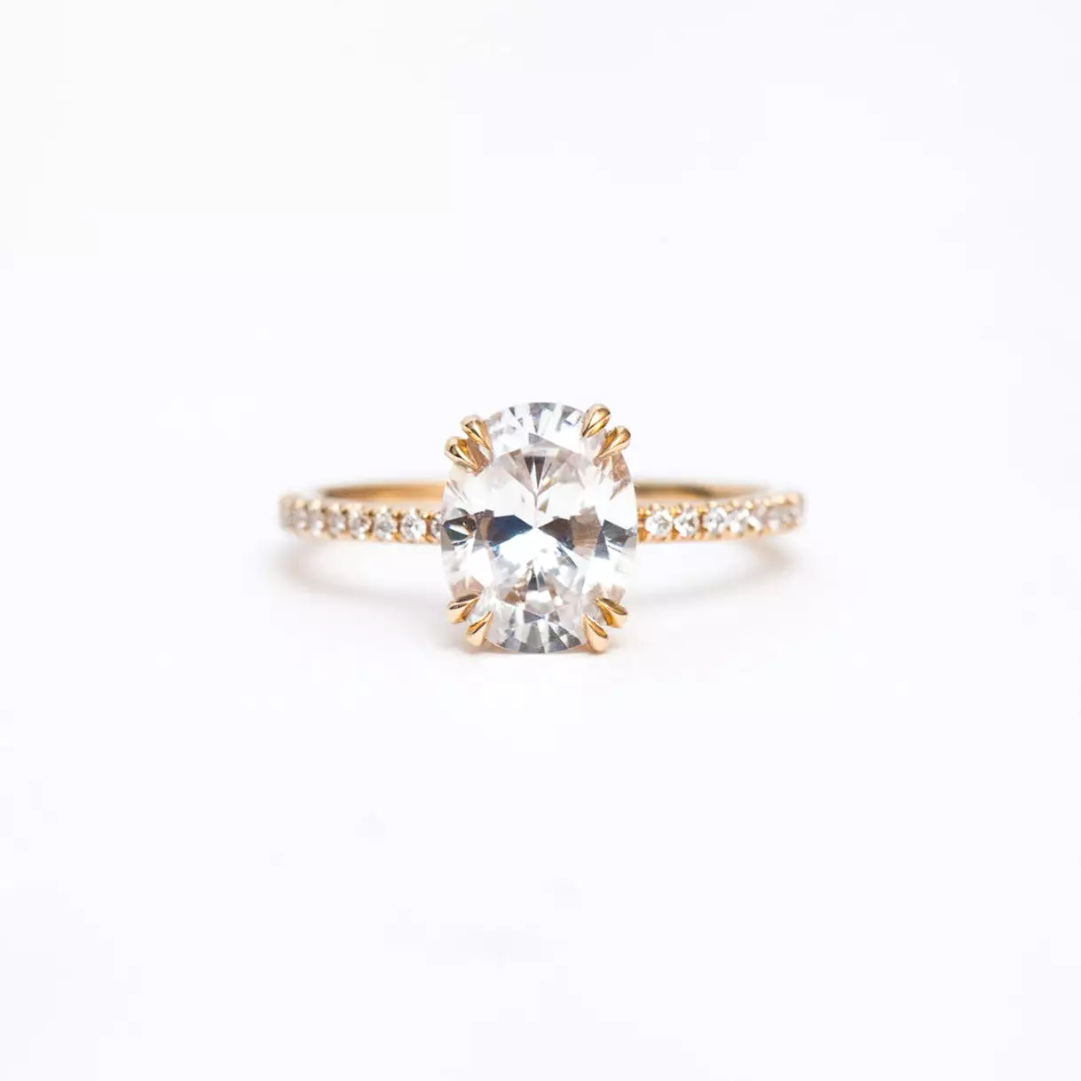 Oval Eleonore Delicate Pavé Ring