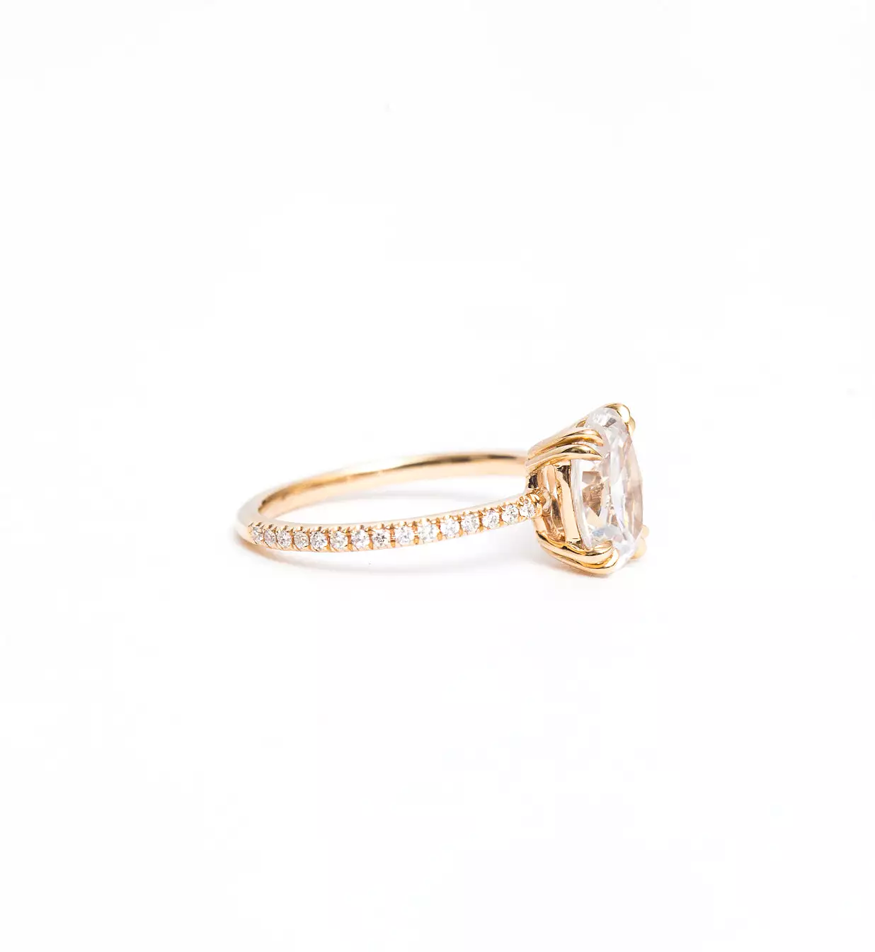 Oval Eleonore Delicate Pavé Ring