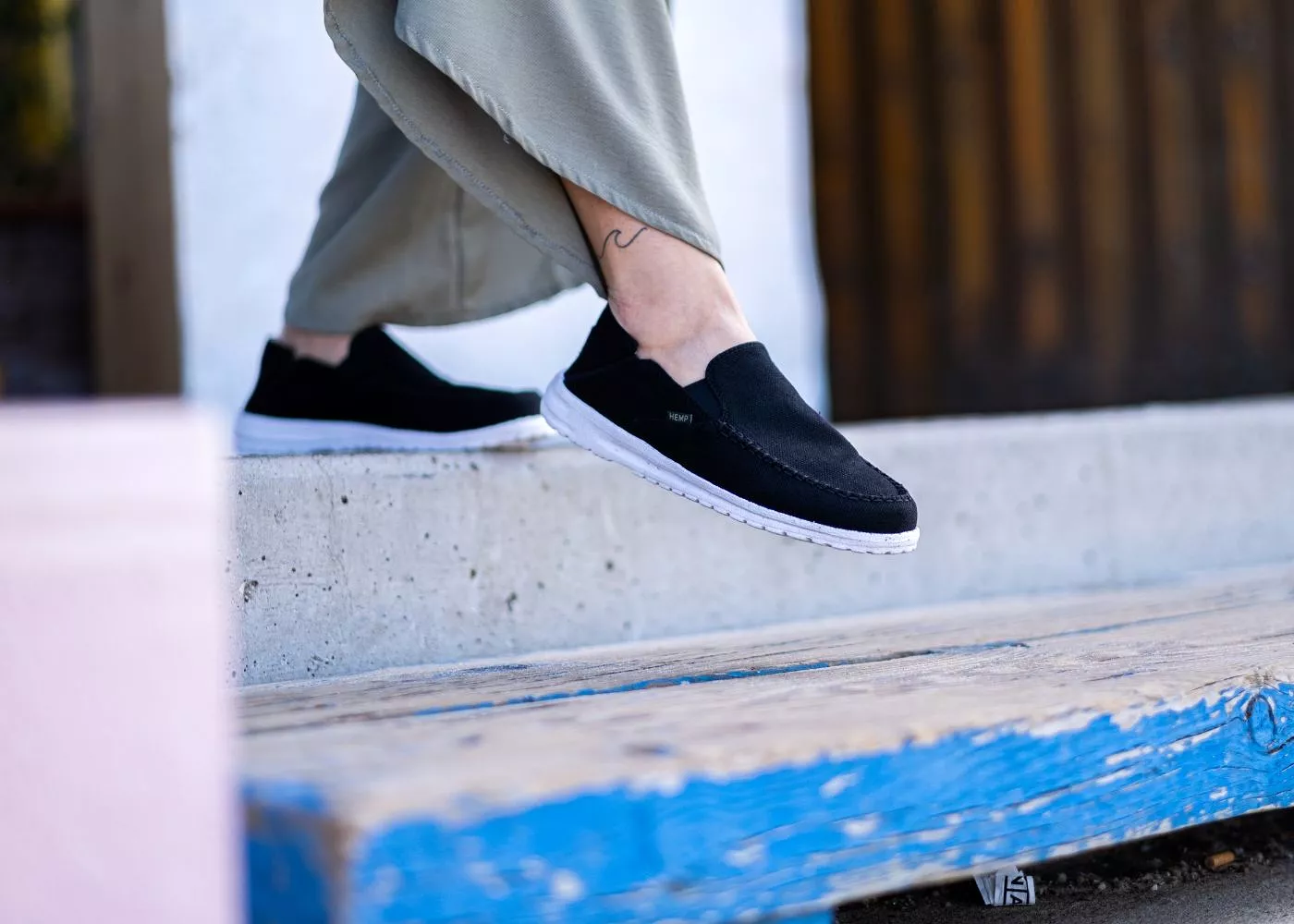 SunSlide Hemp Slip-on for Women in Black